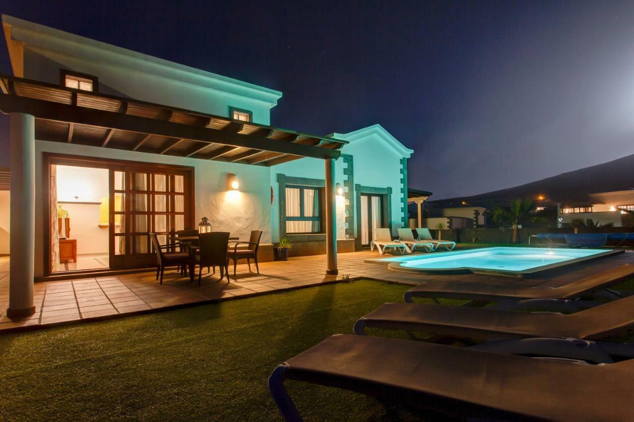 Villa Esterlicia Плайя-Бланка Екстер'єр фото