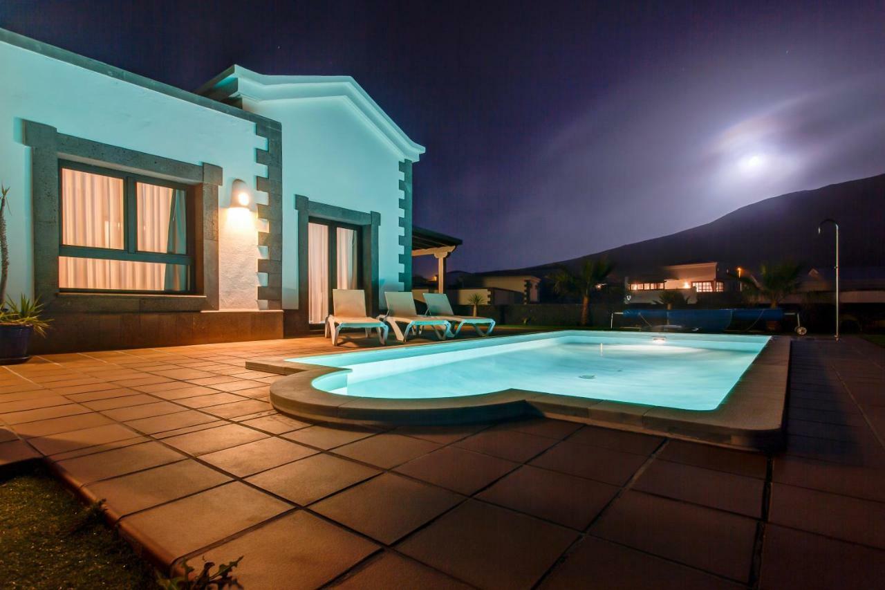 Villa Esterlicia Плайя-Бланка Екстер'єр фото
